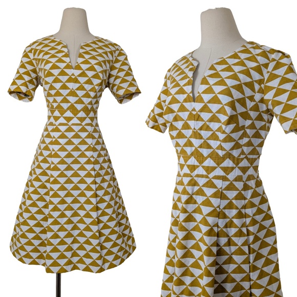 Vintage Dresses & Skirts - Geometric Mini Dress Circle Skirt Short Sleeve Fit Flare